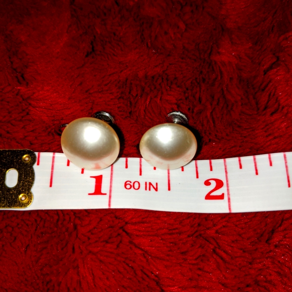 Vintage screw backed button faux pearl earrings marked Japan